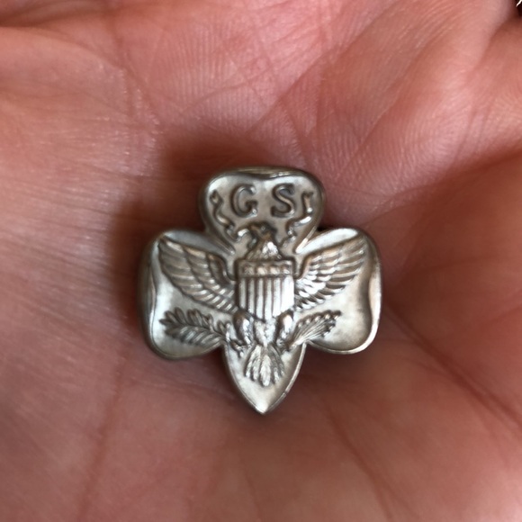 Vintage Girl Scout Collapsable Aluminum Cup And Pin With Safety Pin Clasp - Picture 14 of 15